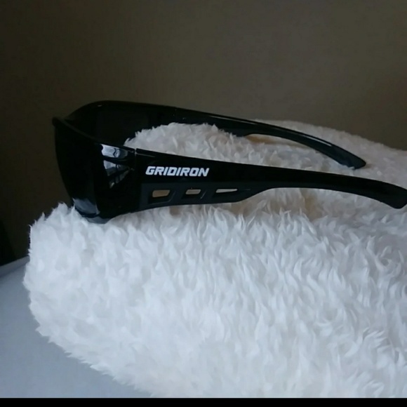 Mens Sunglasses - Picture 3 of 5